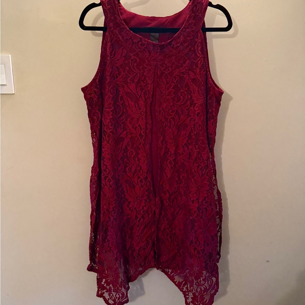 🍷 Burgundy Lace Sleeveless Top with Sheer Overlay 🍷